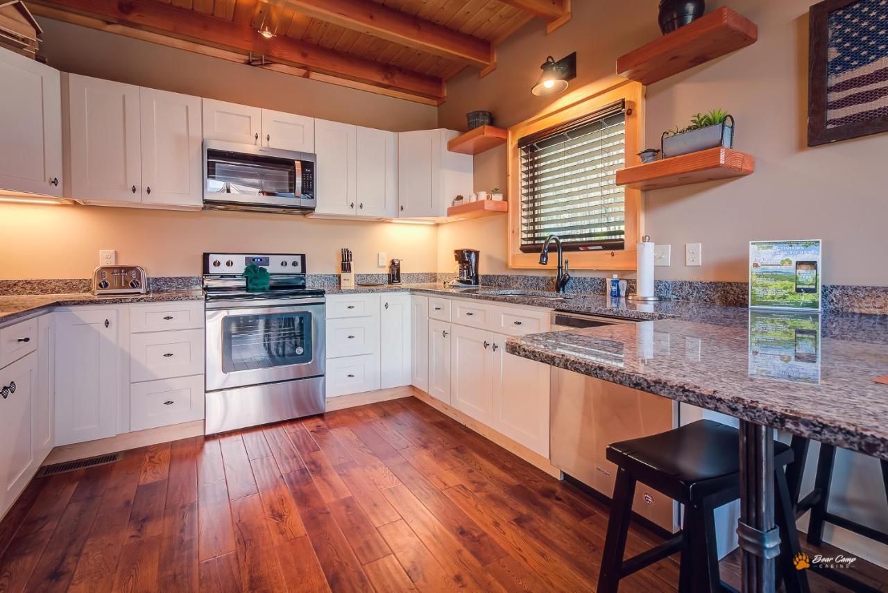 Majestic View Lodge, Amazing Views, Hot Tub, 1089 Free Tickets Each Paid Day, Dollywood And More Gatlinburg Exterior foto