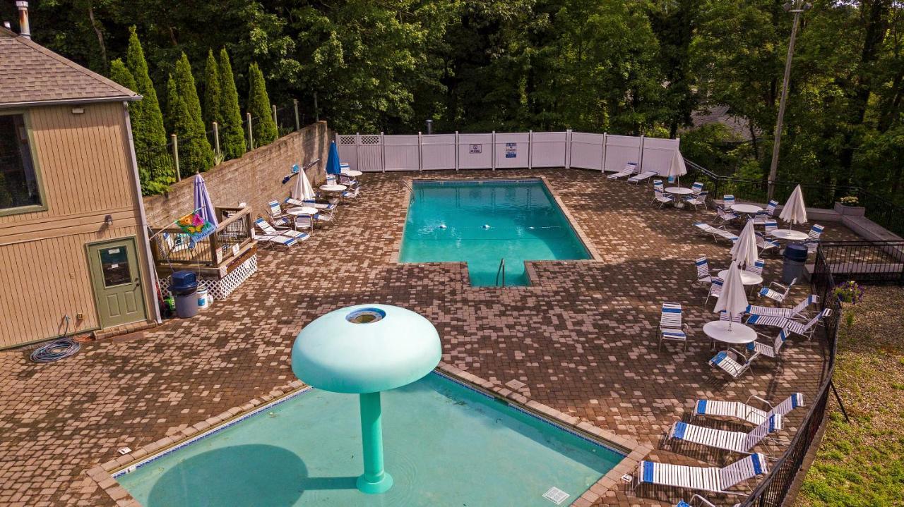Majestic View Lodge, Amazing Views, Hot Tub, 1089 Free Tickets Each Paid Day, Dollywood And More Gatlinburg Exterior foto